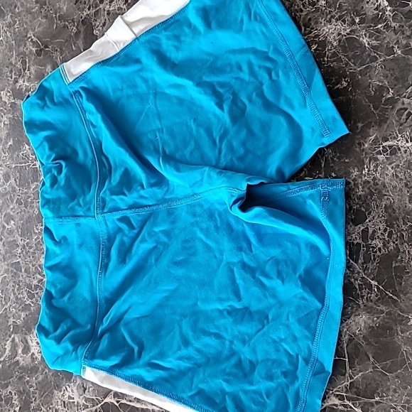 One Tooth fitness wear top and shorts size M - Picture 5 of 8